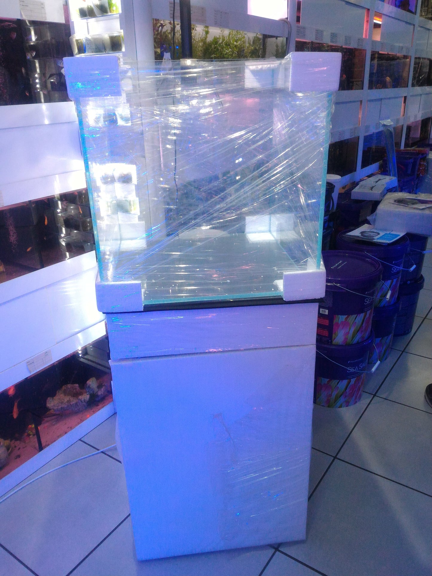 AQPET Acquario Kubic 50 dolce con supporto bianco o nero